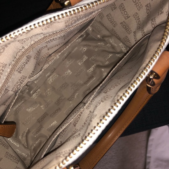 Michael Kors “Margo” White/Tan Leather purse - Picture 5 of 6